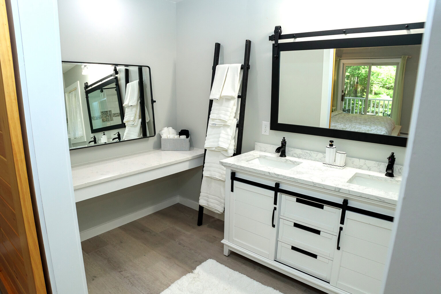 Country House master bathroom